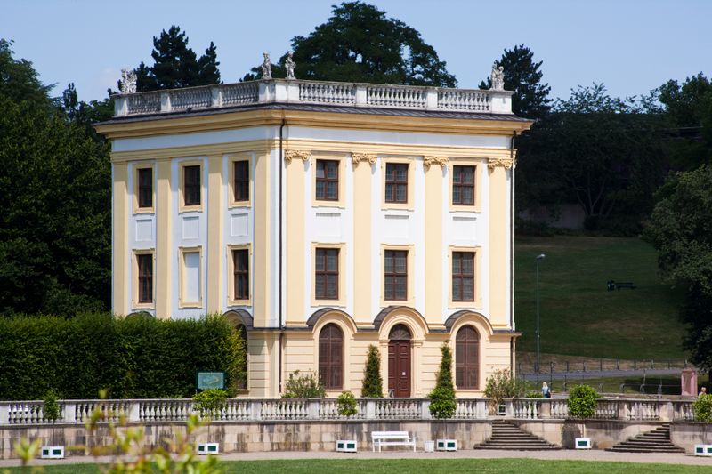 Marmorbad in der Orangerie im Staatspark Karlsaue in Kassel._MA22138